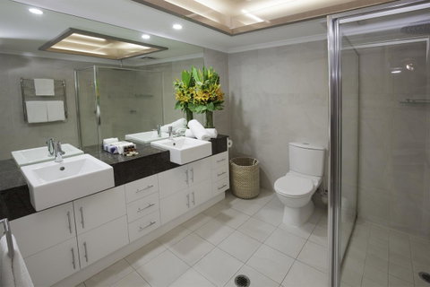 Waters Edge Apartment Cairns - Tourism Brisbane 4