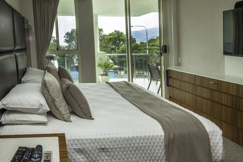 Waters Edge Apartment Cairns - Tourism Brisbane 3