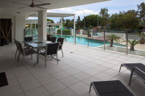Waters Edge Apartment Cairns - Tourism Brisbane 10