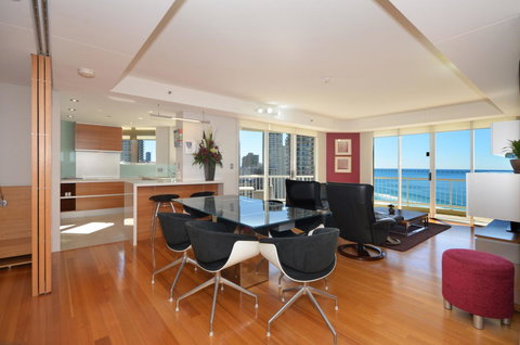 Moroccan Resort - HR Surfers Paradise - Tourism Brisbane 24