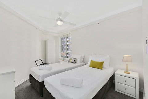 Moroccan Resort - HR Surfers Paradise - Tourism Brisbane 4