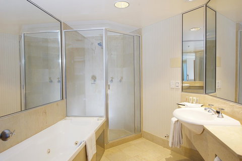Crowne Plaza Surfers Paradise, An IHG Hotel - Tourism Brisbane 6
