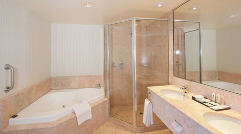 Crowne Plaza Surfers Paradise, An IHG Hotel - Tourism Brisbane 17