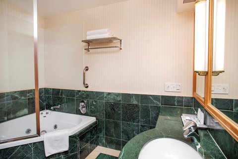 Crowne Plaza Surfers Paradise, An IHG Hotel - Tourism Brisbane 23