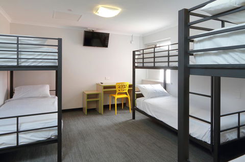 Palm Beach Hotel - Tourism Brisbane 19