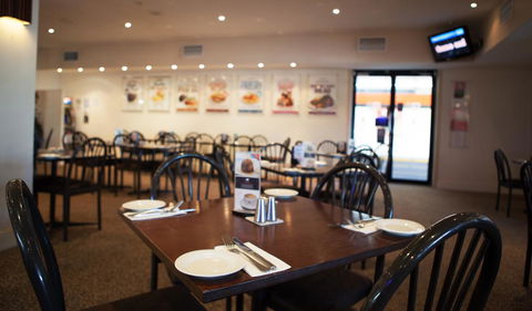 Palm Beach Hotel - Tourism Brisbane 30