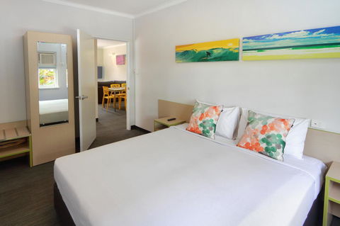Palm Beach Hotel - Tourism Brisbane 18