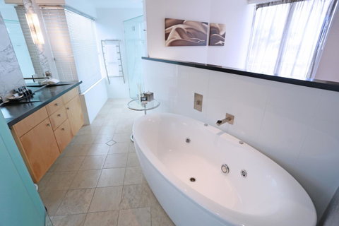 Oceans Mooloolaba - Brisbane Tourism 8