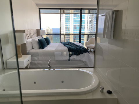 Circle On Cavill 2, 3, 4 & 5 Bedroom SkyHomes & SUB PENTHOUSES By Gold Coast Holidays - Tourism Brisbane 10