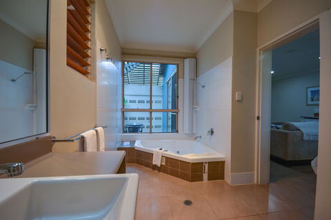 Blue Summit Hideaway - Tourism Brisbane 23