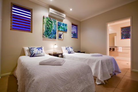 Blue Summit Hideaway - Tourism Brisbane 3
