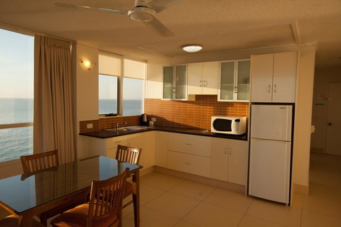 Chateau Beachside Resort - Tourism Brisbane 19