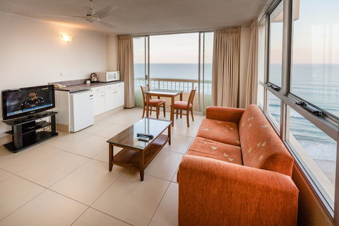 Chateau Beachside Resort - Tourism Brisbane 23