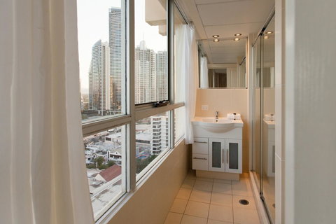 Chateau Beachside Resort - Tourism Brisbane 28