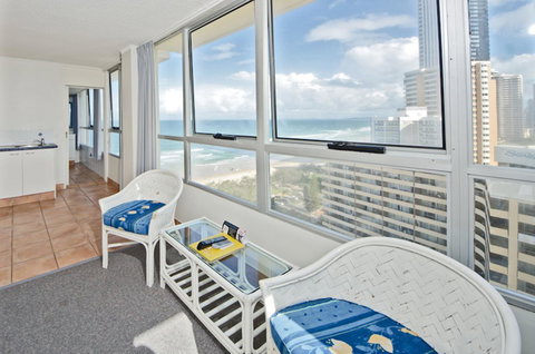 Chateau Beachside Resort - Tourism Brisbane 11