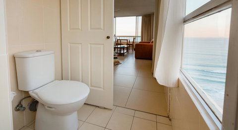 Chateau Beachside Resort - Tourism Brisbane 22