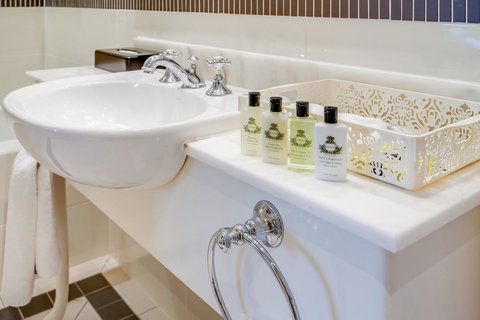 InterContinental Sanctuary Cove Resort, An IHG Hotel - Tourism Brisbane 18