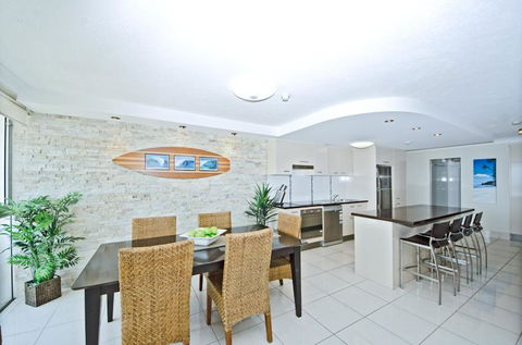 Burleigh Beach Tower - Tourism Brisbane 14