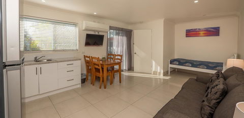 Bilinga Beach Motel - Tourism Brisbane 37