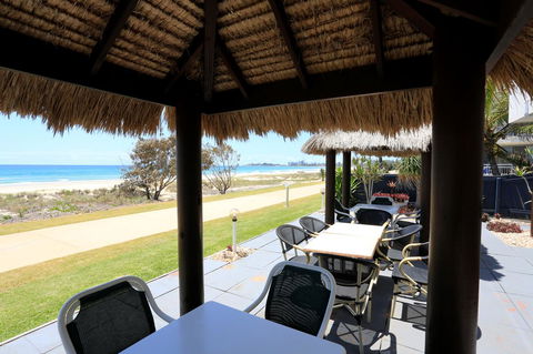 Bilinga Beach Motel - Tourism Brisbane 0