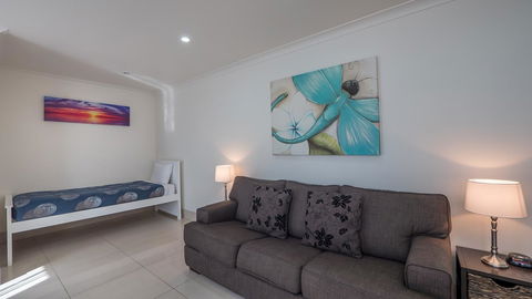 Bilinga Beach Motel - Tourism Brisbane 36