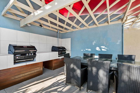 Sailport Mooloolaba Apartments - Tourism Brisbane 8