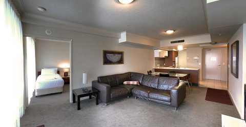 Private 2 Bedroom Apartment @ Chevron Towers - Tourism Brisbane 3