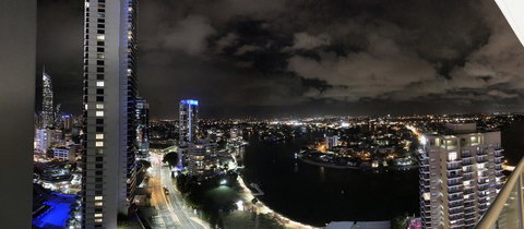 Private 2 Bedroom Apartment @ Chevron Towers - Tourism Brisbane 10