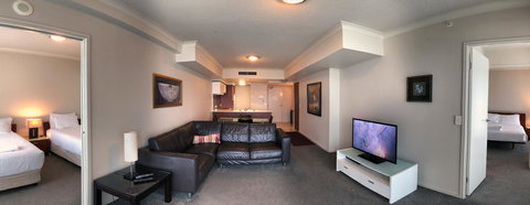 Private 2 Bedroom Apartment @ Chevron Towers - Tourism Brisbane 1