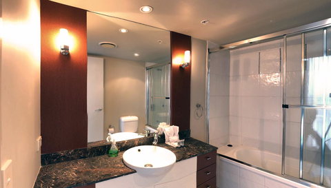 Private 2 Bedroom Apartment @ Chevron Towers - Tourism Brisbane 9