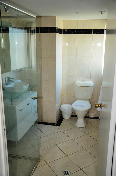 Zenith Ocean Front Apartments - Tourism Brisbane 16