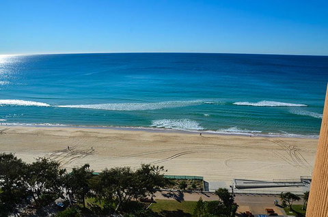 Zenith Ocean Front Apartments - Tourism Brisbane 26
