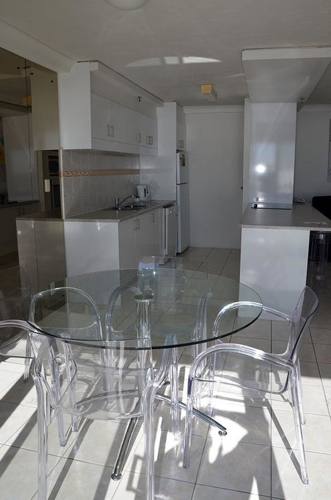 Zenith Ocean Front Apartments - Tourism Brisbane 43