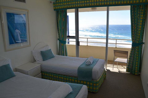 Zenith Ocean Front Apartments - Tourism Brisbane 23