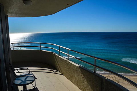 Zenith Ocean Front Apartments - Tourism Brisbane 40