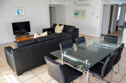 Zenith Ocean Front Apartments - Tourism Brisbane 11