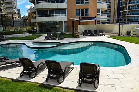 Zenith Ocean Front Apartments - Tourism Brisbane 8