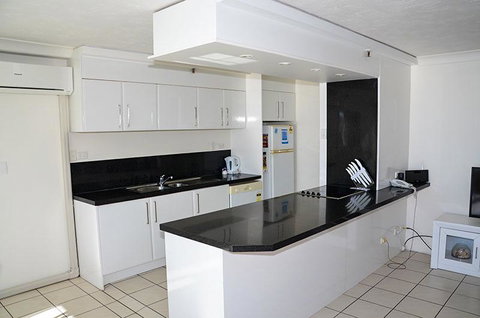 Zenith Ocean Front Apartments - Tourism Brisbane 27