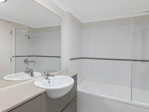 Oaks Brisbane River City Suites - Tourism Brisbane 10