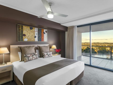 Oaks Brisbane River City Suites - Tourism Brisbane 1