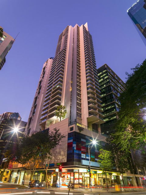 Oaks Brisbane River City Suites - Tourism Brisbane 0