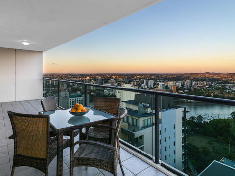 Oaks Brisbane River City Suites - Tourism Brisbane 8
