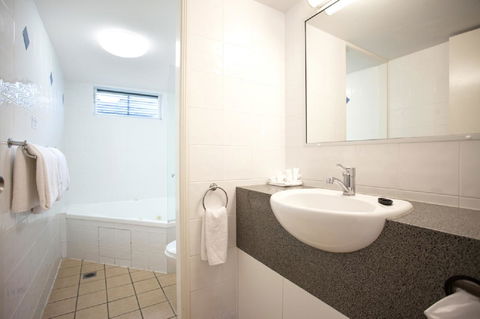 Windmill Motel & Events Centre - Brisbane Tourism 23