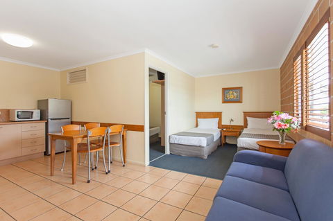 Windmill Motel & Events Centre - Brisbane Tourism 2