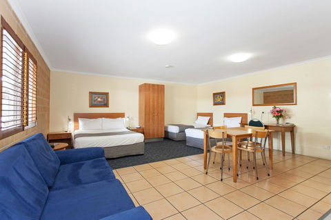 Windmill Motel & Events Centre - Brisbane Tourism 14