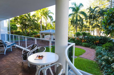 Oscar On Main Beach Resort - Tourism Brisbane 24