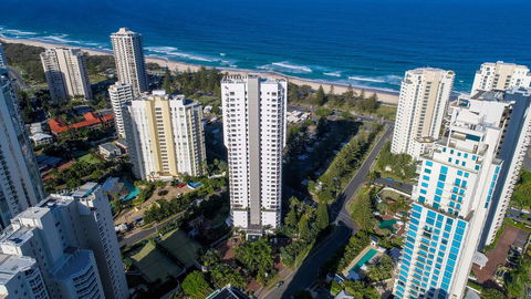 Oscar On Main Beach Resort - Tourism Brisbane 0