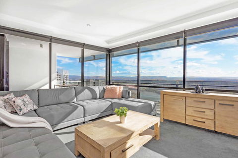 Holiday Holiday Circle On Cavill Apartments - Tourism Brisbane 24