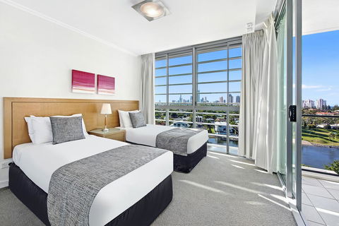 ULTIQA Freshwater Point Resort - Tourism Brisbane 14