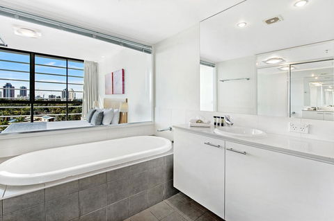 ULTIQA Freshwater Point Resort - Tourism Brisbane 42